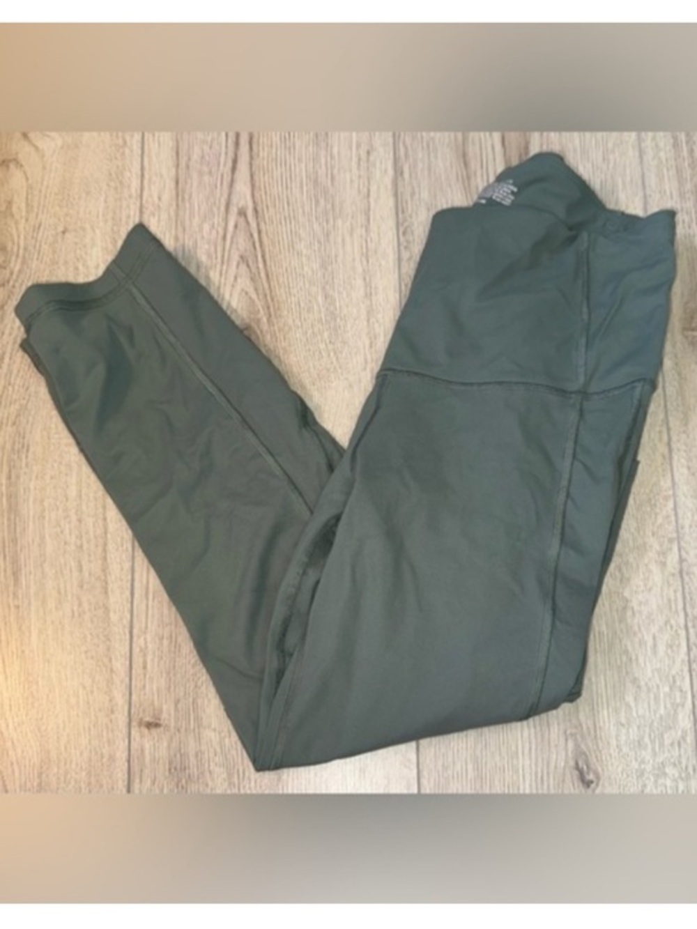 Victoria's Secret sport vsx Green High-Waist Capri crop knockout Leggings tights